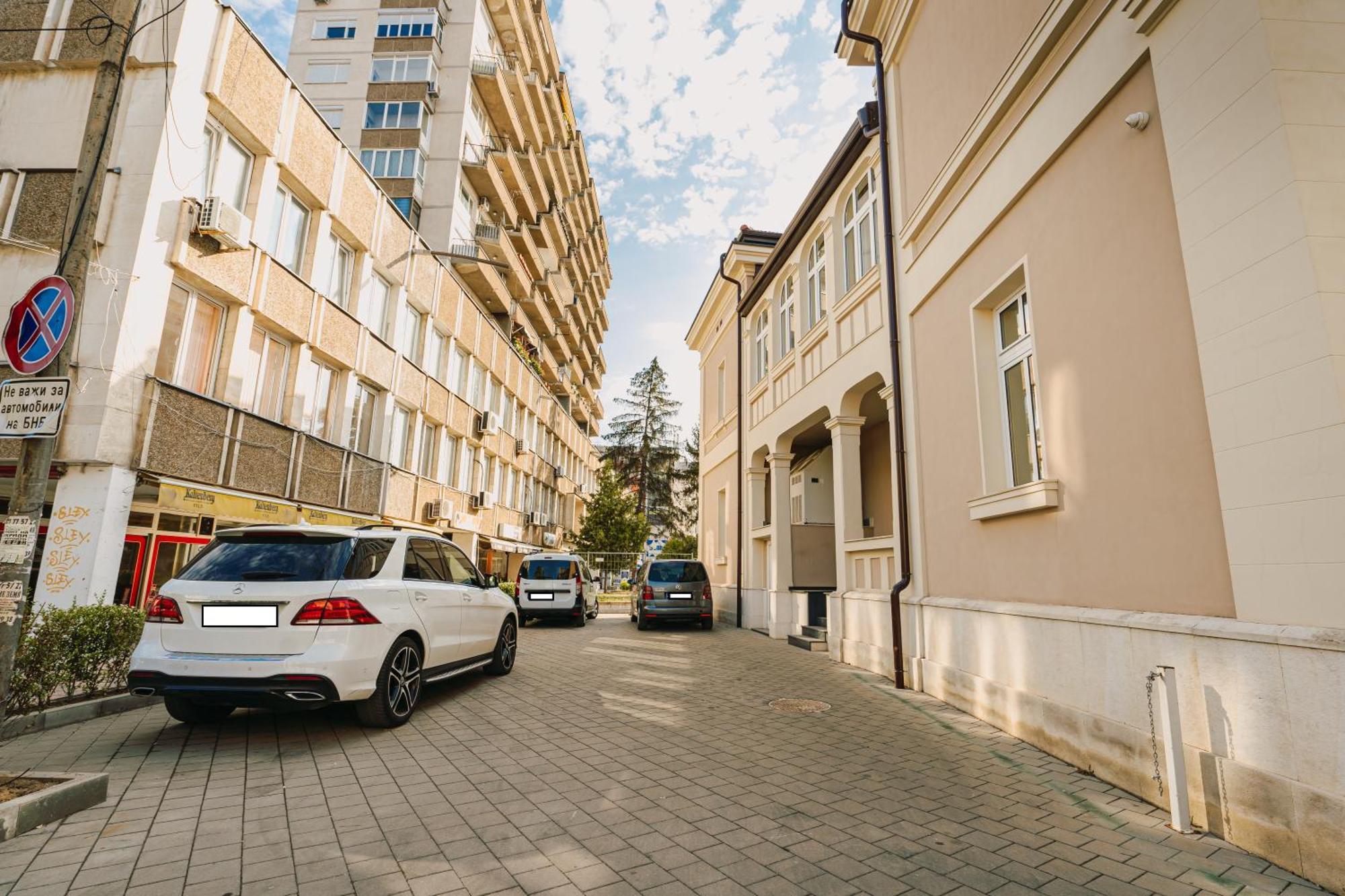 Хотел Театъръ Hotell Pleven Eksteriør bilde