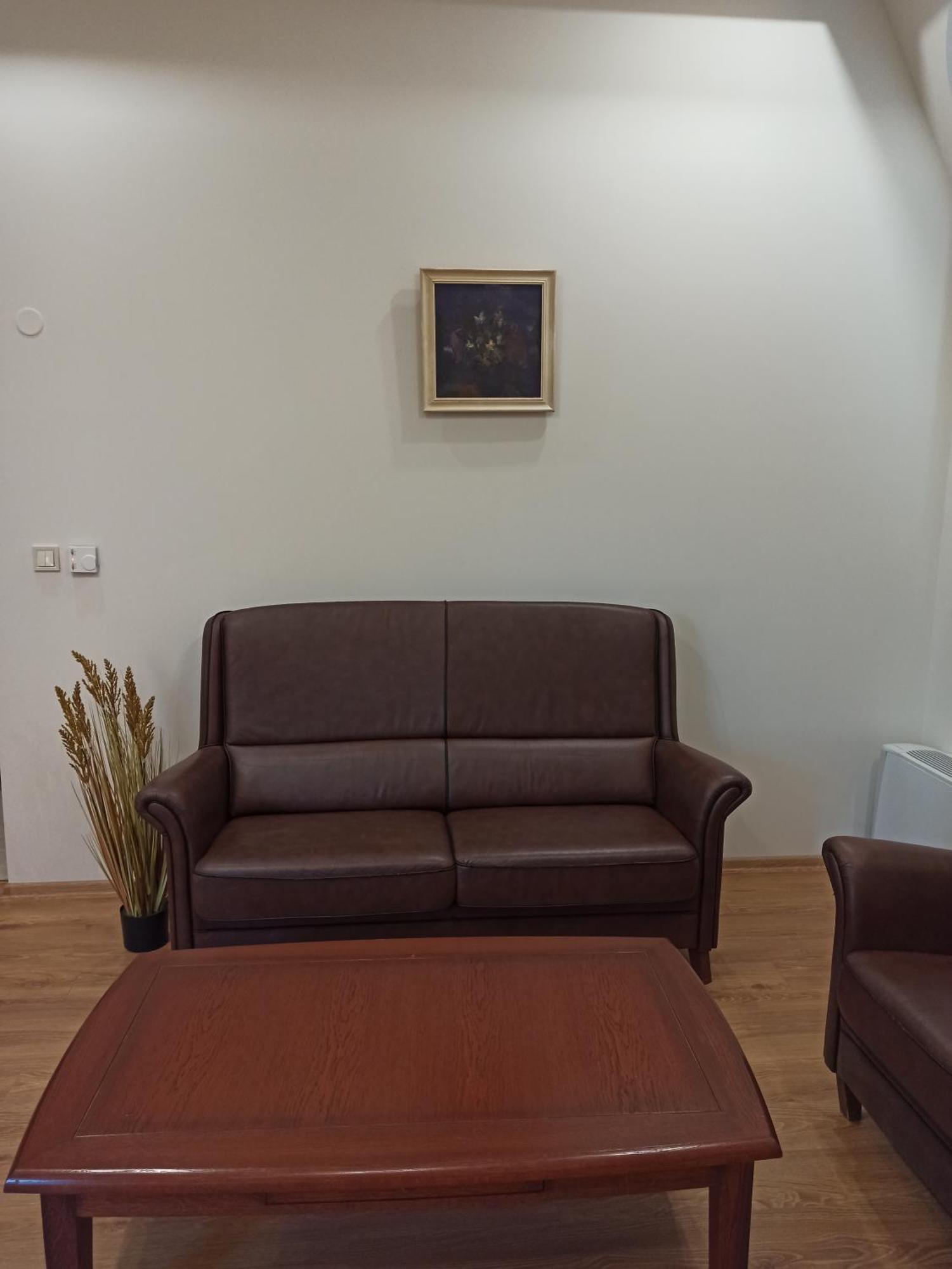 Хотел Театъръ Hotell Pleven Eksteriør bilde