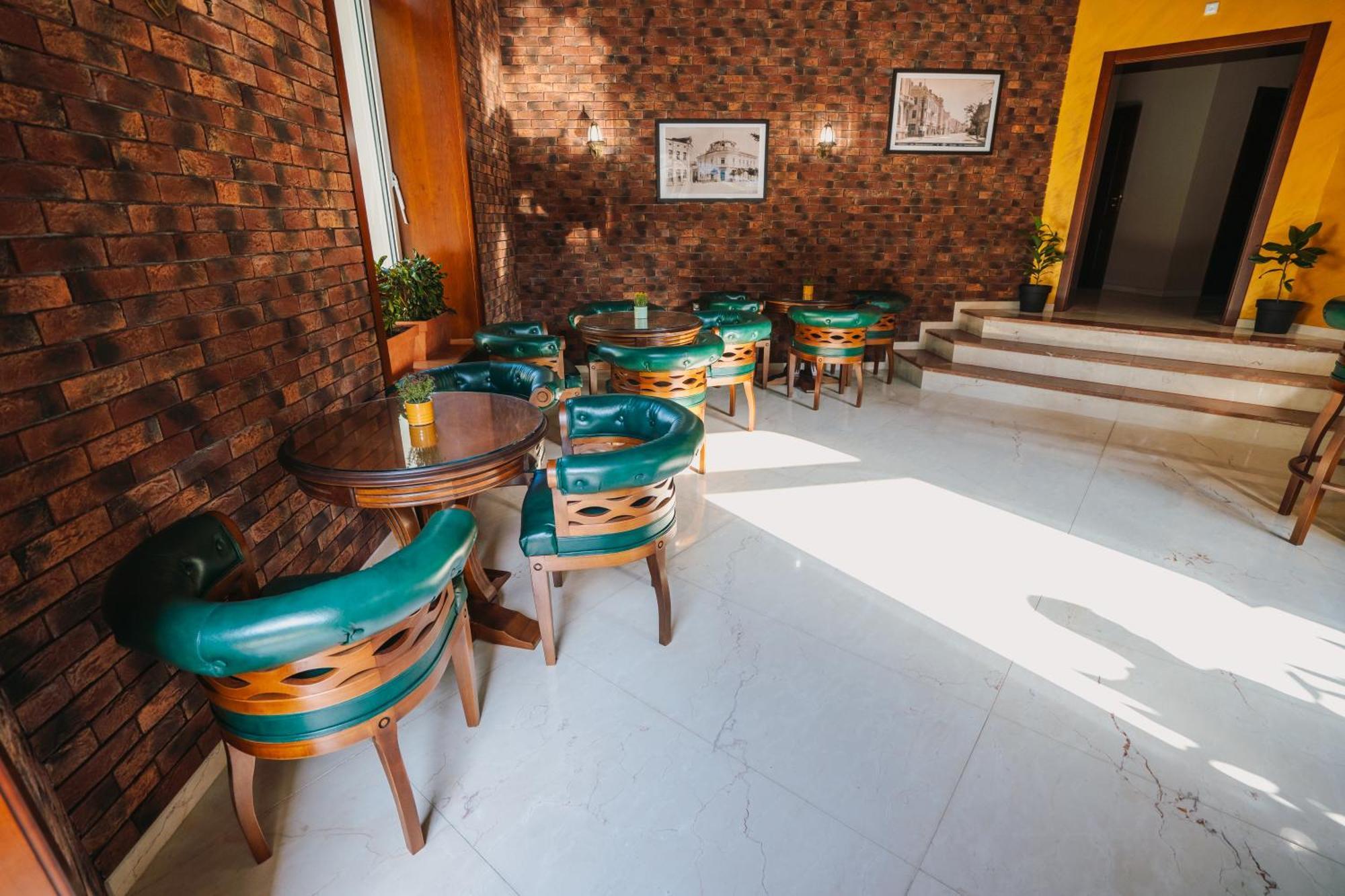 Хотел Театъръ Hotell Pleven Eksteriør bilde